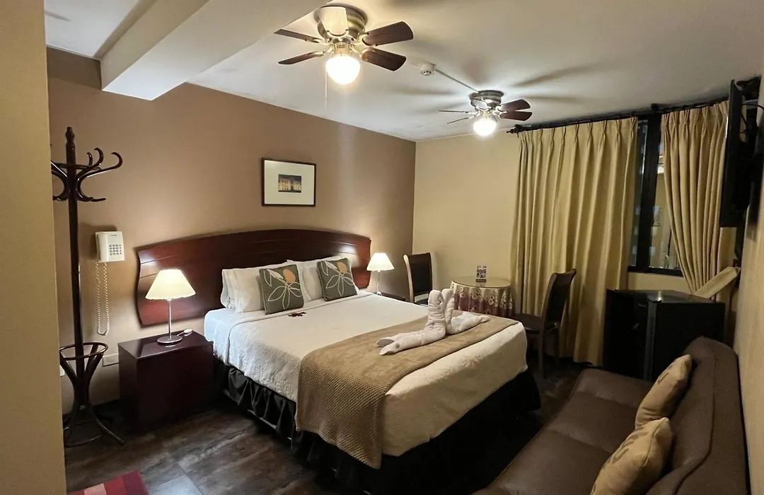 Solis Dies Hotel-1